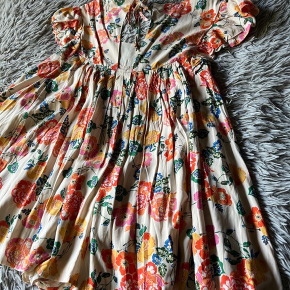 DRITA POCKETED FLORAL ROMPER - Picture 7 of 11